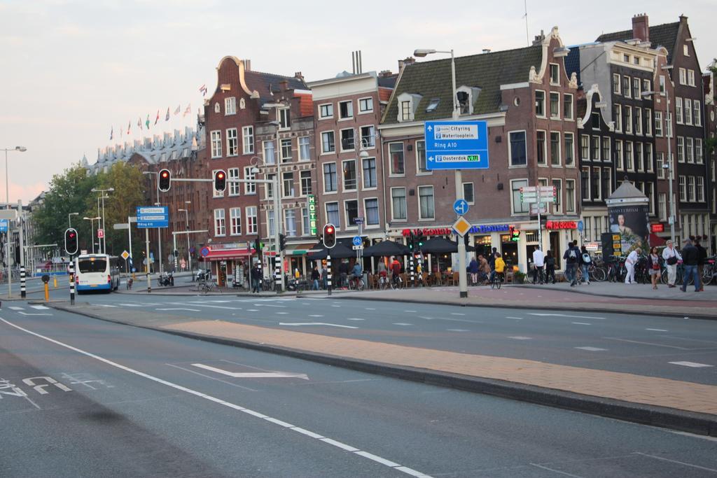 Hotel Restaurant Old Bridge Amsterdam Buitenkant foto