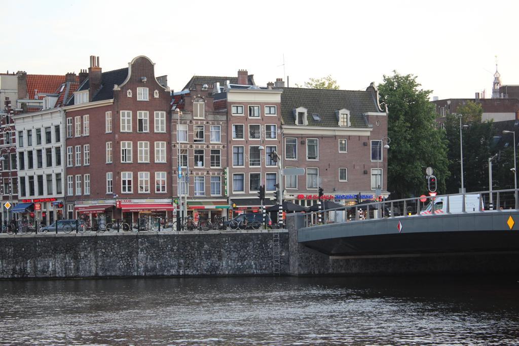 Hotel Restaurant Old Bridge Amsterdam Buitenkant foto